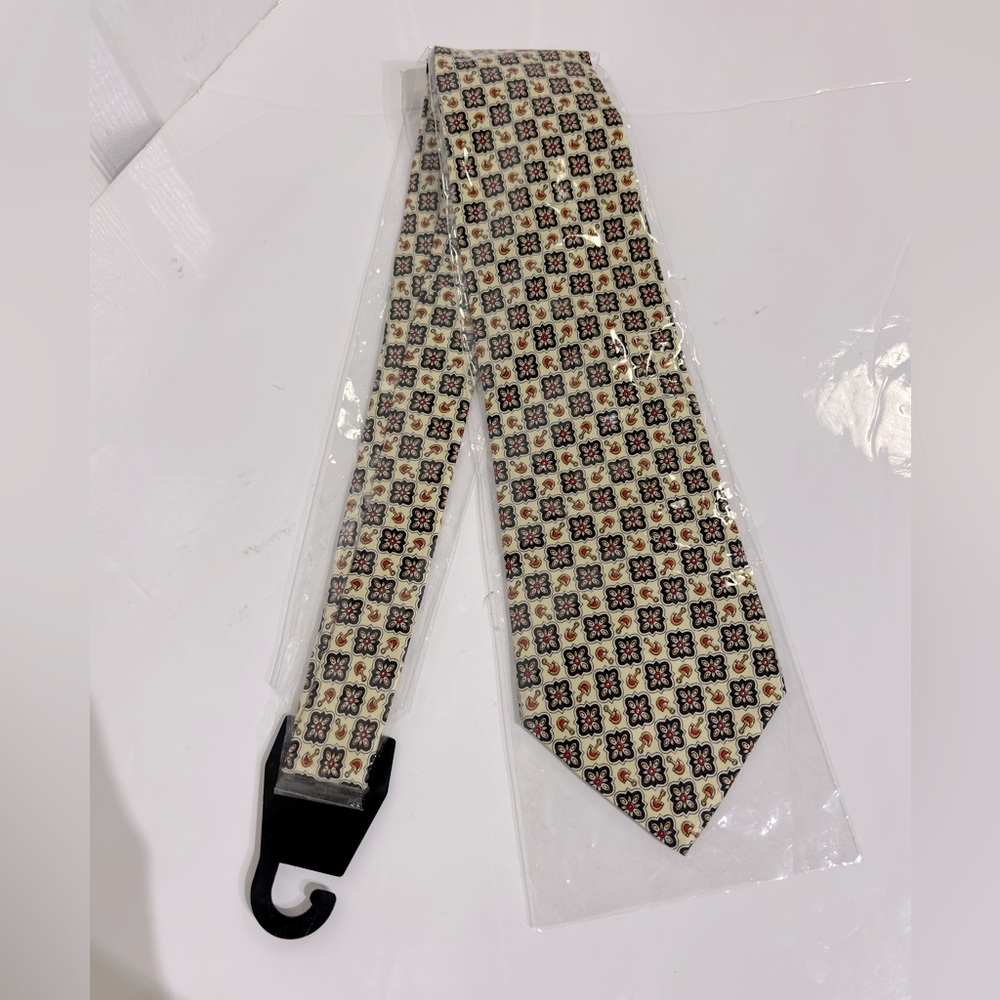 New Stefani 100% Silk Tie / Made in Italy